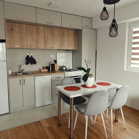 Luna Apartment By Sienna Skopje Ngoại thất bức ảnh